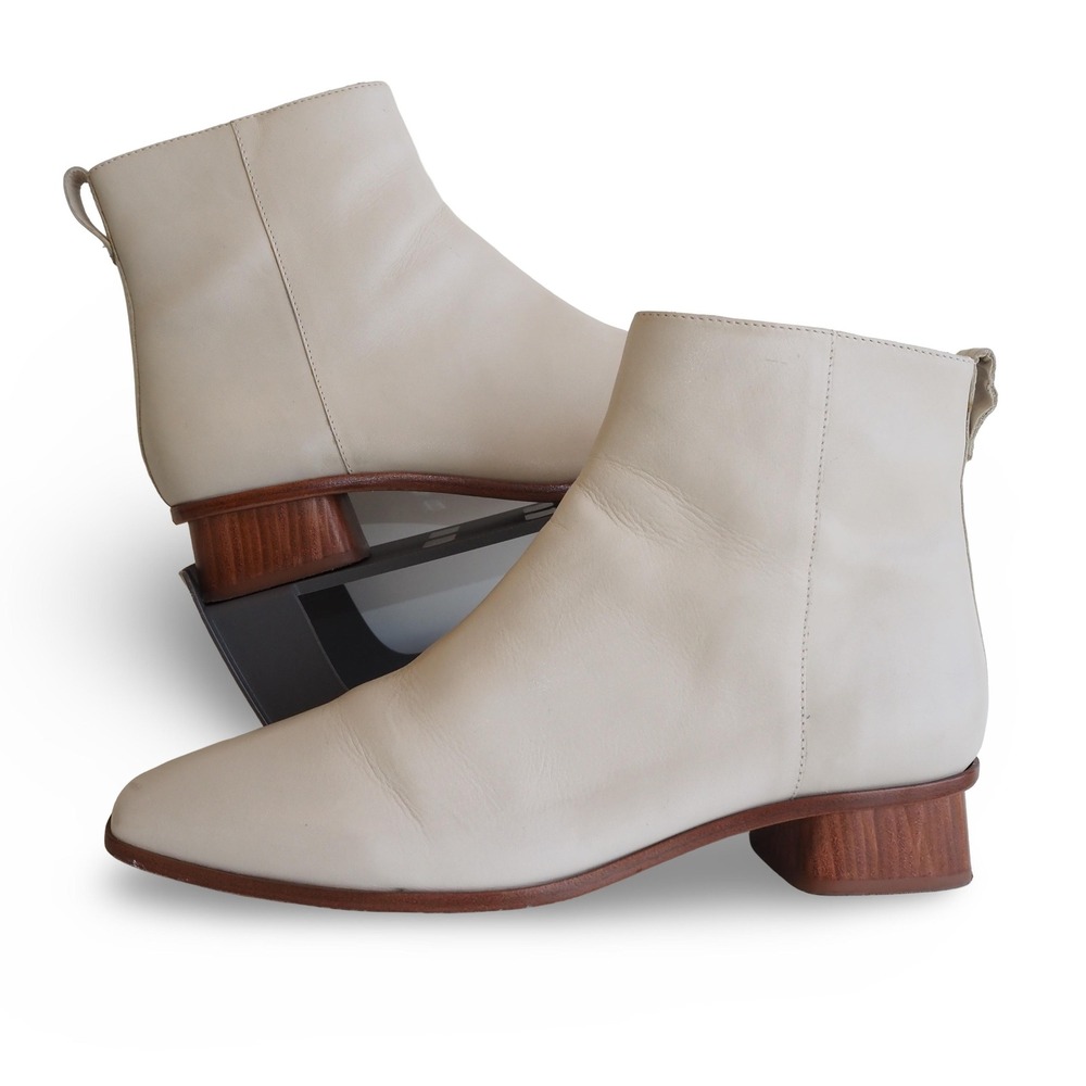 Bernardo Womens Ivory Leather Square Toe Ankle Boots Low Block Heel Size 10M